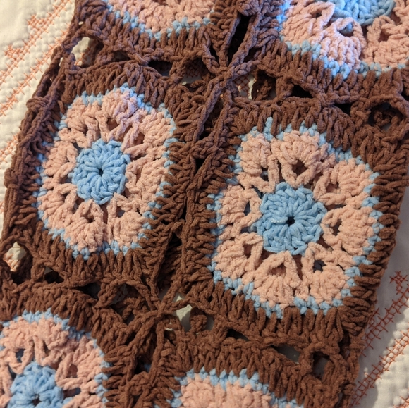 Women's Sweater - Picture 4 of 5